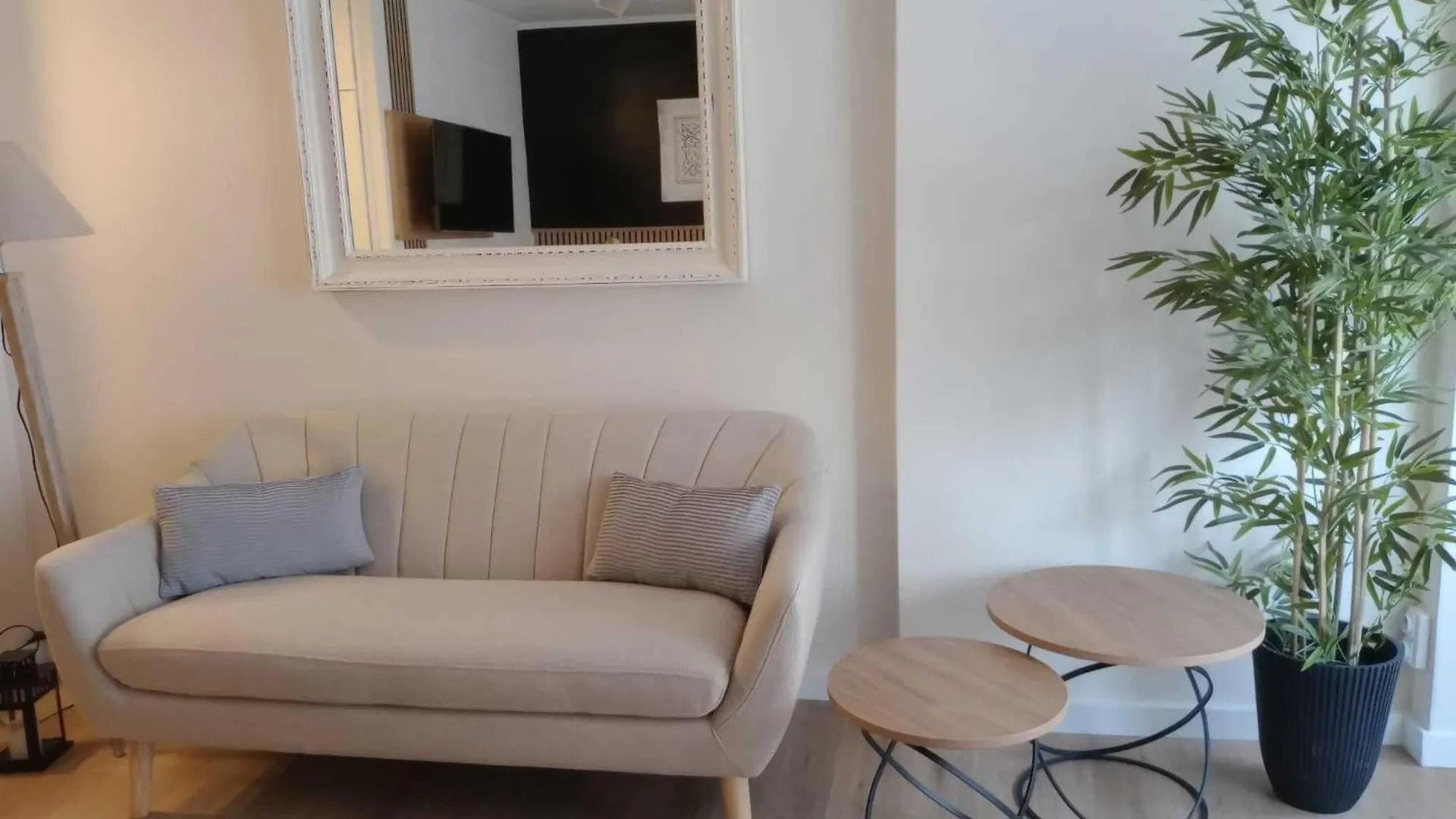 Estudio Centrico A 900M De La Playa En Benalmade Benalmadena Apartment