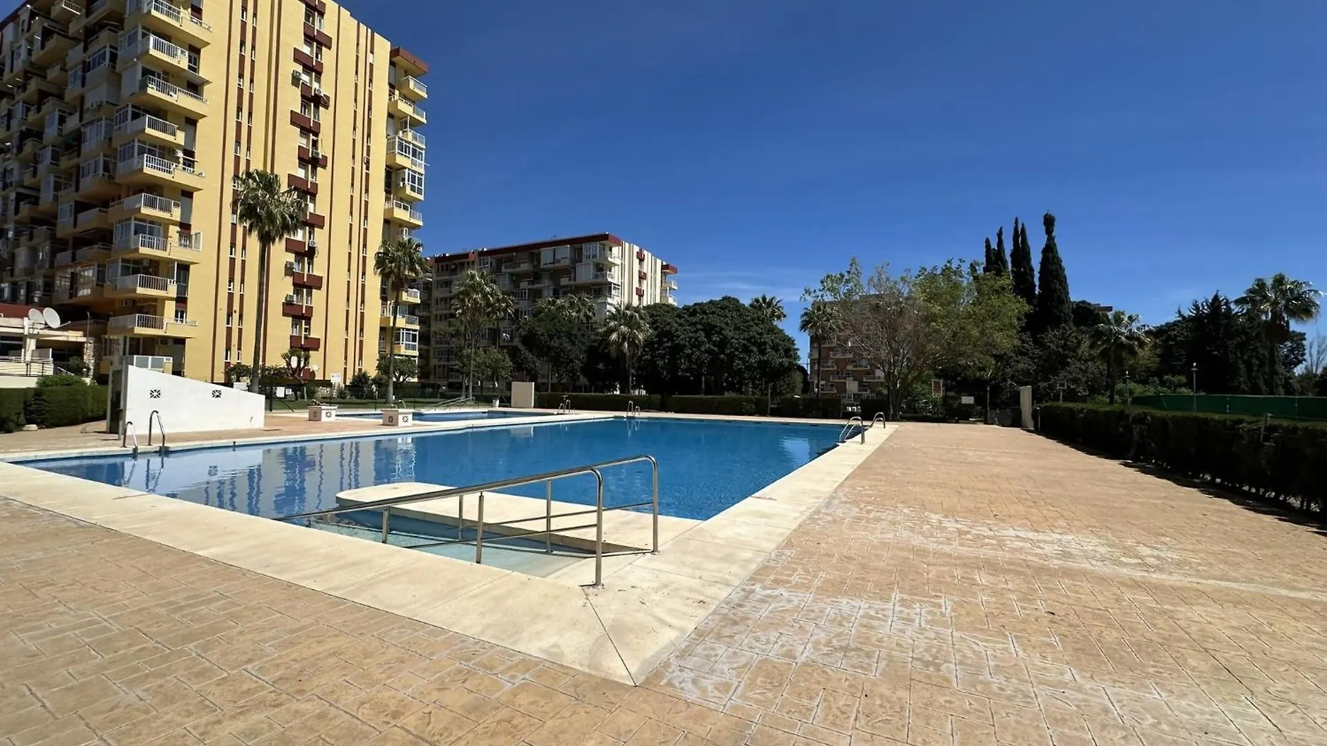 Apartment Estudio Centrico A 900M De La Playa En Benalmade Benalmadena