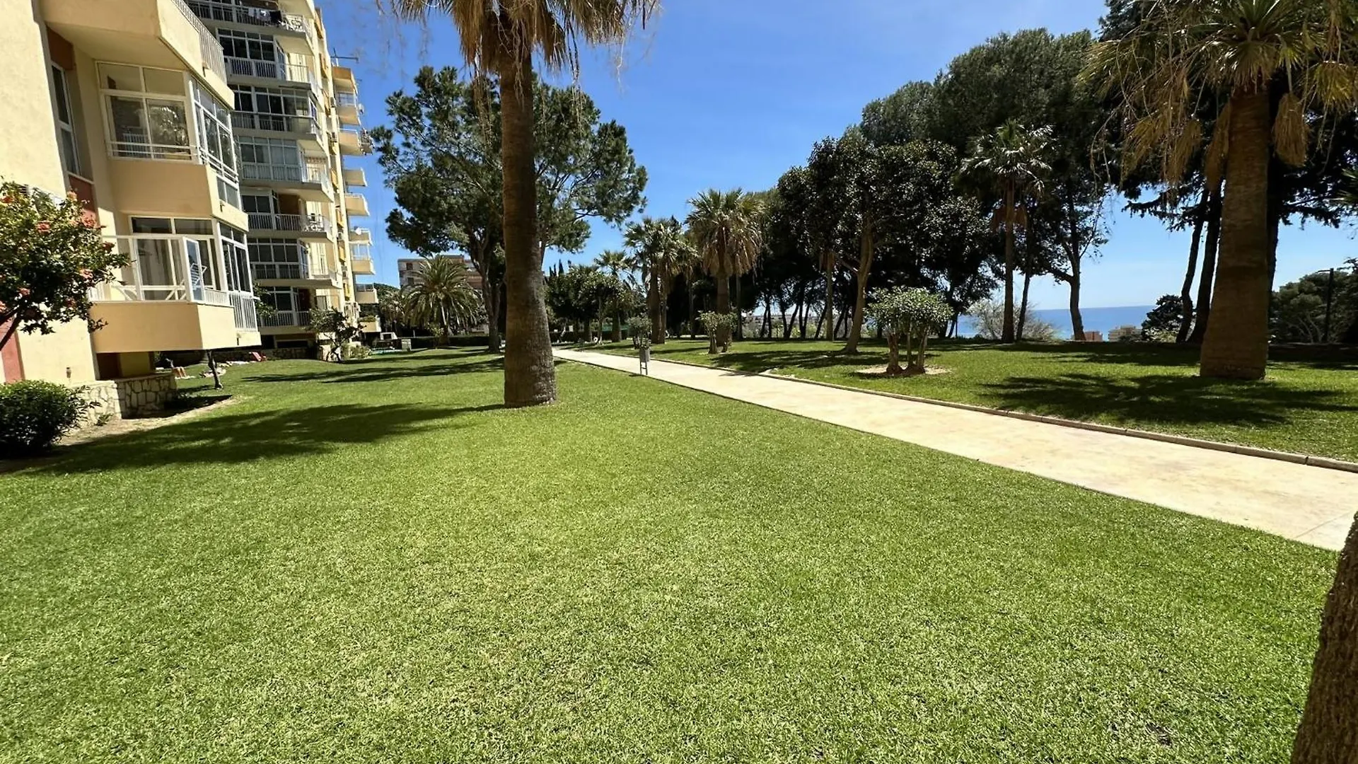 Estudio Centrico A 900M De La Playa En Benalmade Benalmadena Apartment
