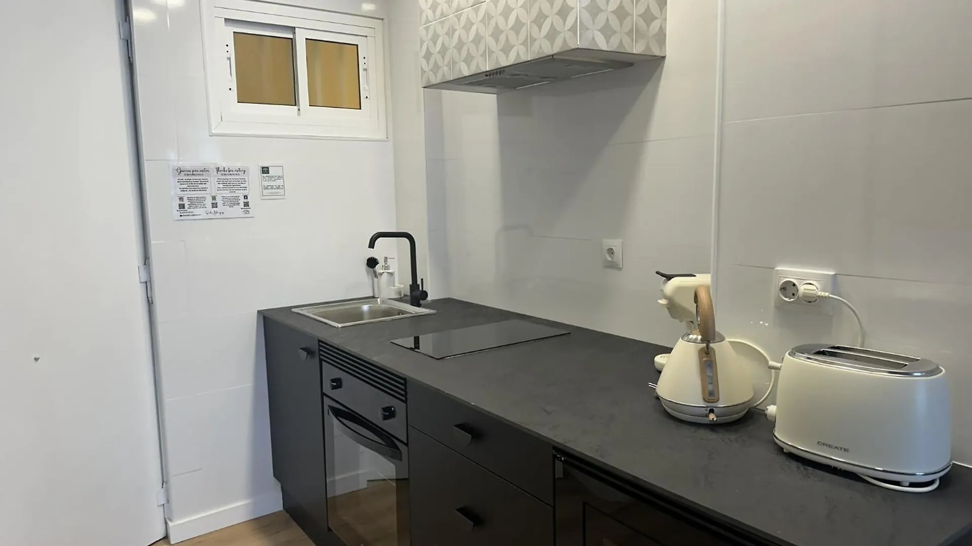 Estudio Centrico A 900M De La Playa En Benalmade Benalmádena