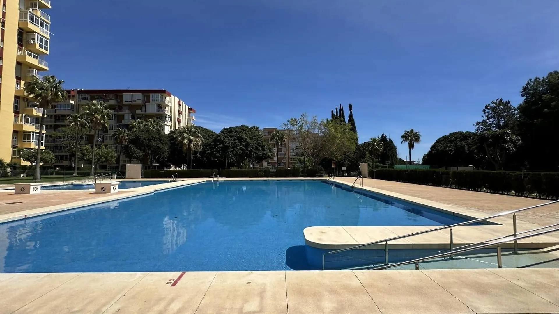 Estudio Centrico A 900M De La Playa En Benalmade Benalmadena 0*,