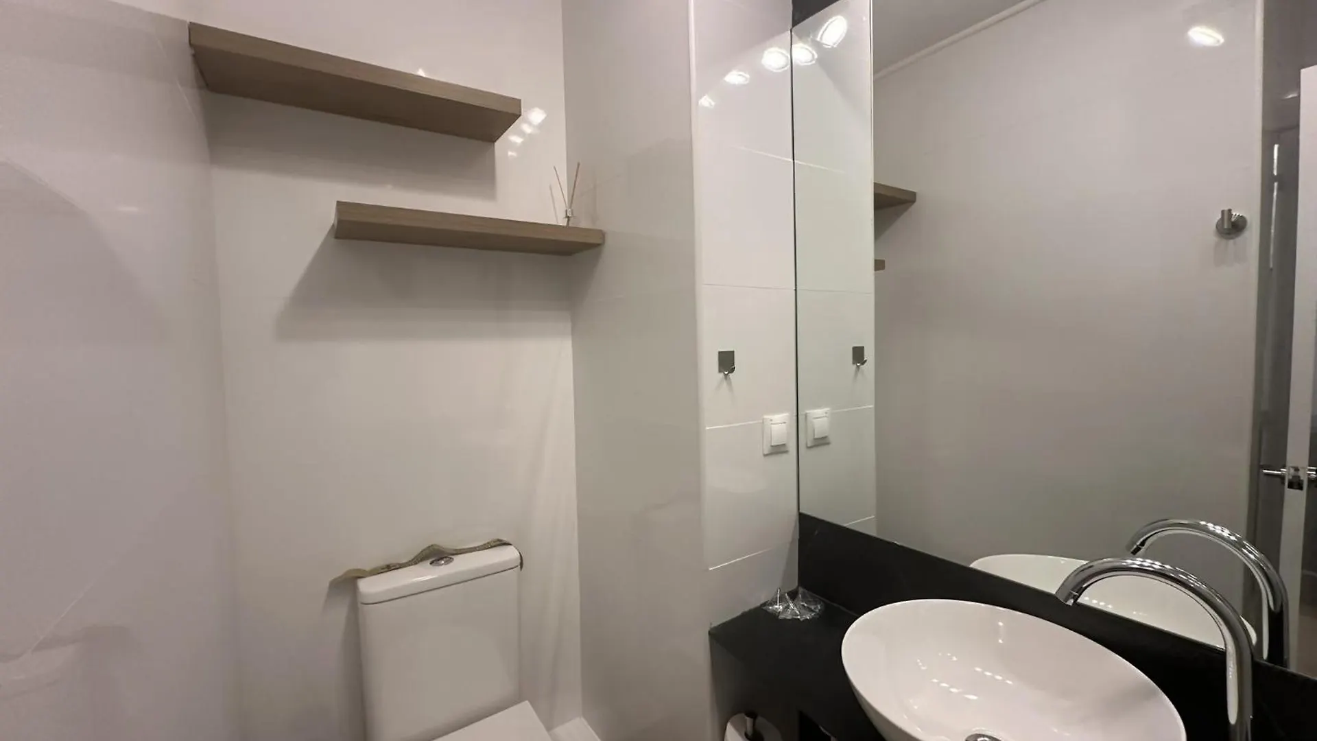 Apartment Estudio Centrico A 900M De La Playa En Benalmade Benalmadena